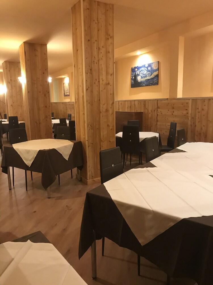 Hotel La Terrazza Соз-д'Улькс Екстер'єр фото